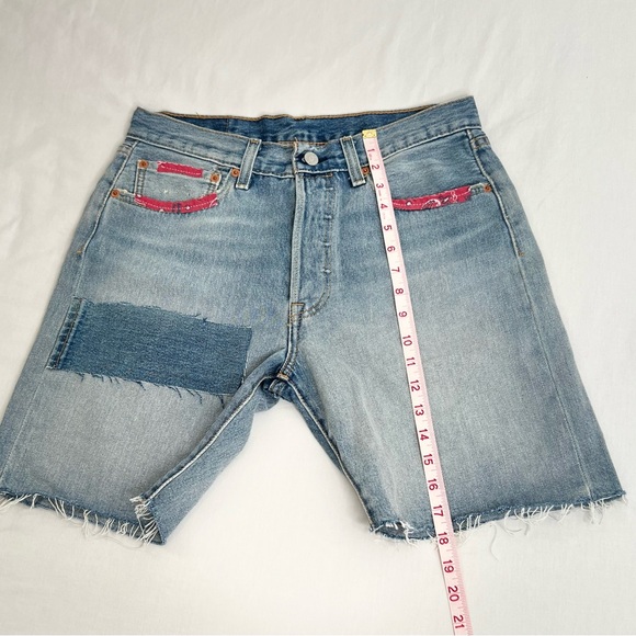 Levi's 501 Shorts Women's Size 32 Blue Denim High Rise Button Fly - Picture 6 of 10